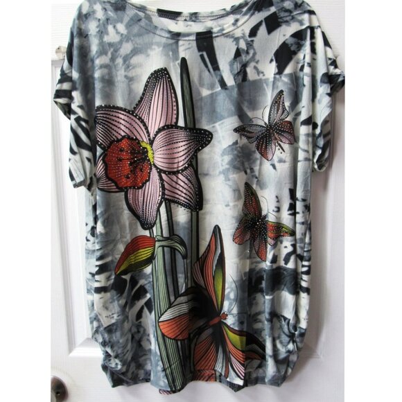 Women's Gray Short Sleeve Stretchy Graphic Shirt With Sparkle Flower Butterfly - Picture 4 of 4